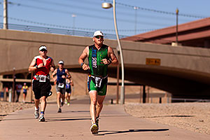 03:51:58 #251 leading #637 running at Soma Triathlon 2011