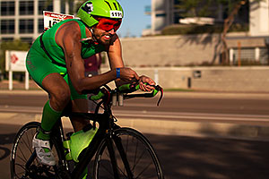 01:38:58 - #1191 in green at start of Lap 1 - Ironman Arizona 2011