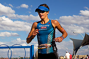 07:48:32 - #70 Linsey Corbin [USA] (2nd in 08:54:33) finishing Lap 2 - Ironman Arizona 2011