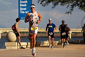 08:11:21 - #37 Torsten Abel [USA] minutes before the finish (4th place in 08:16:44) - Ironman Arizona 2011