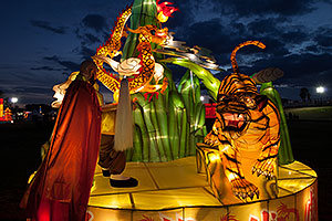 Xiang Long Fu Hu can defeat the tiger and the dragon - Chinese New Year Lanterns