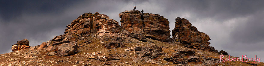 /images/500/2007-09-03-rm-rock-1439-sp.jpg - #04621: People on top of rocks at Rock Cut (12,145 ft), along Trail Ridge Road … Sept 2007 -- Rock Cut, Rocky Mountain National Park, Colorado