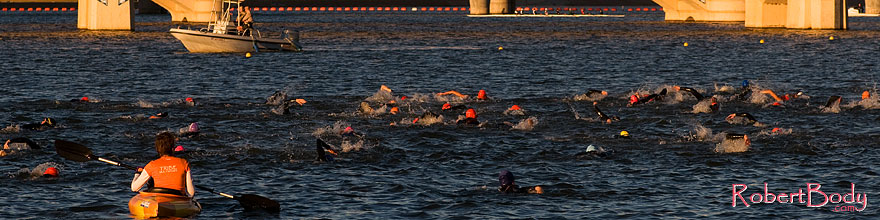 /images/500/2008-11-15-tempe-splash-47380sp.jpg - #06067: 1 minute into the race - Splash and Dash Fall #6, November 15 2008 at Tempe Town Lake … November 2008 -- Tempe Town Lake, Tempe, Arizona