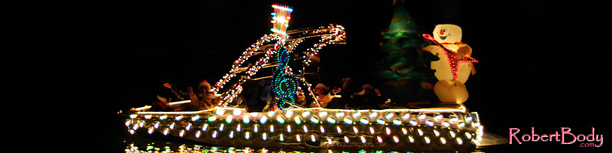 /images/500/2008-12-13-tempe-lights-boats-63311sp.jpg - #06435: Boat #24 - APS Fantasy of Lights Boat Parade … December 2008 -- Tempe Town Lake, Tempe, Arizona