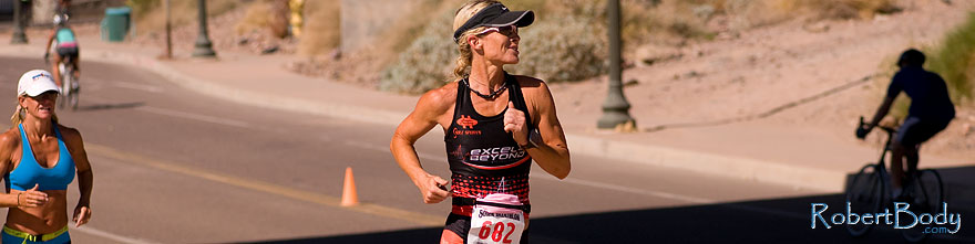 /images/500/2009-10-25-soma-run-119998sp.jpg - #07701: 04:13:04 #682 running at Soma Triathlon … October 25, 2009 -- Tempe Town Lake, Tempe, Arizona