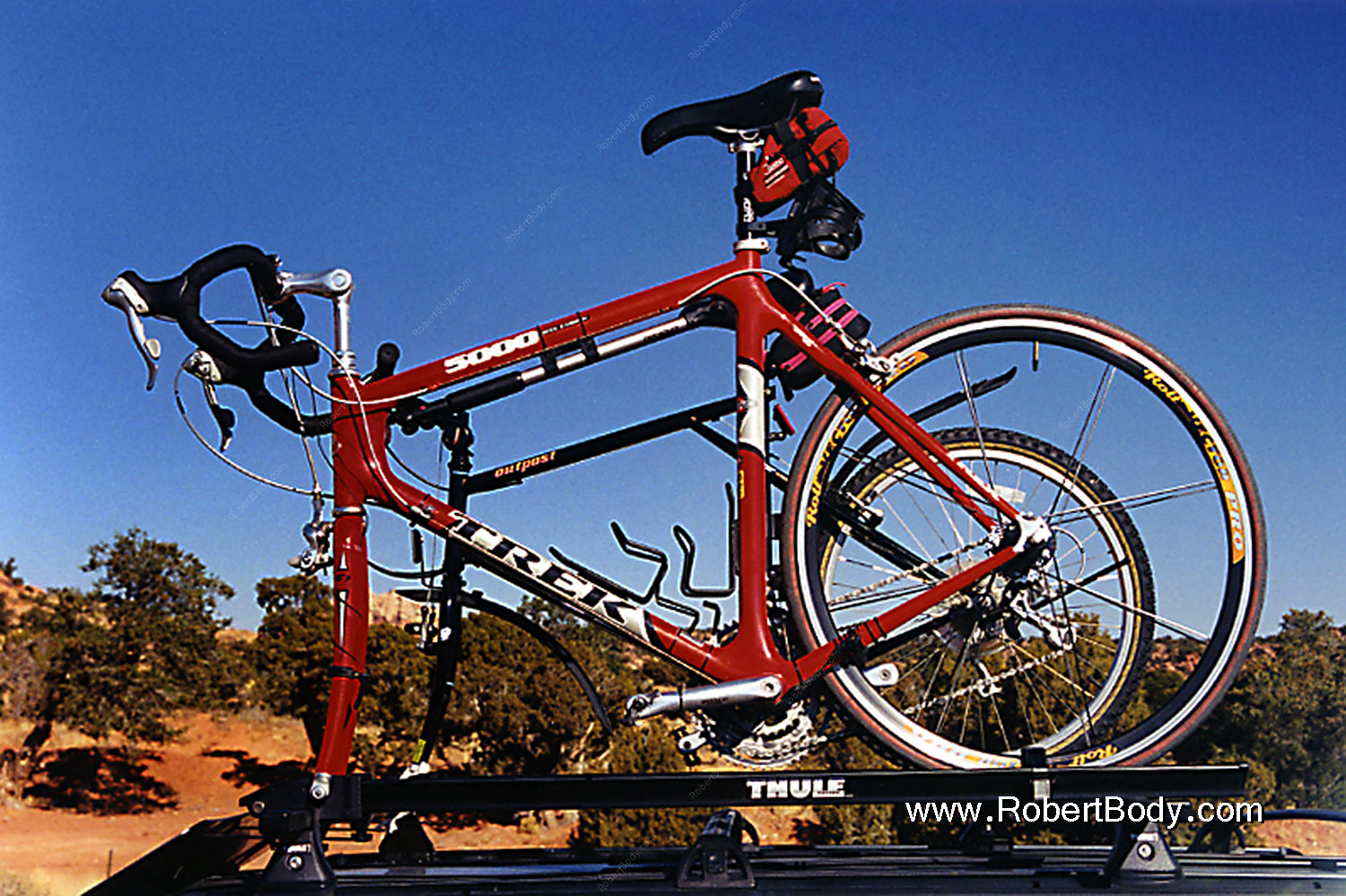 1999-11-jeep-with-2-bikes