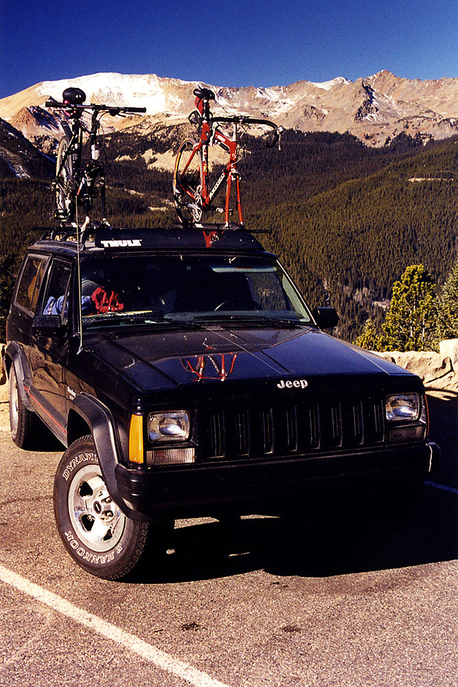 1999-11-jeep-with-2-bikes2-v