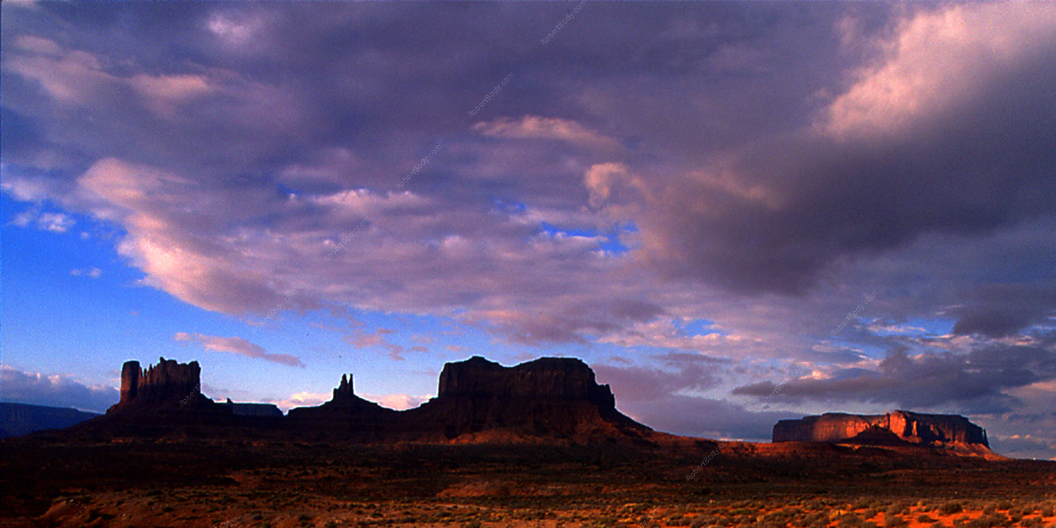2000-09-monvalley-6am-pano