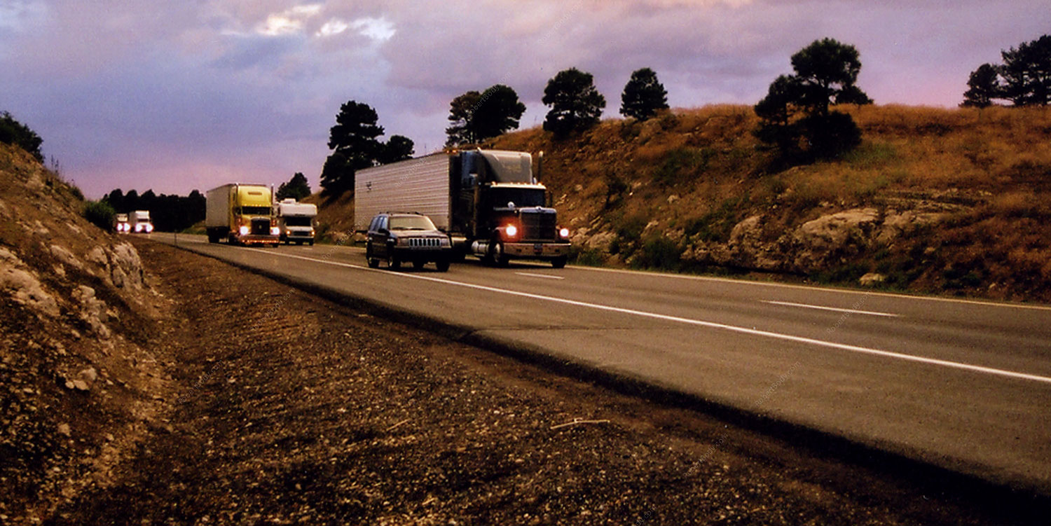 2003-08-flagstaff-trucks-sunset-pano