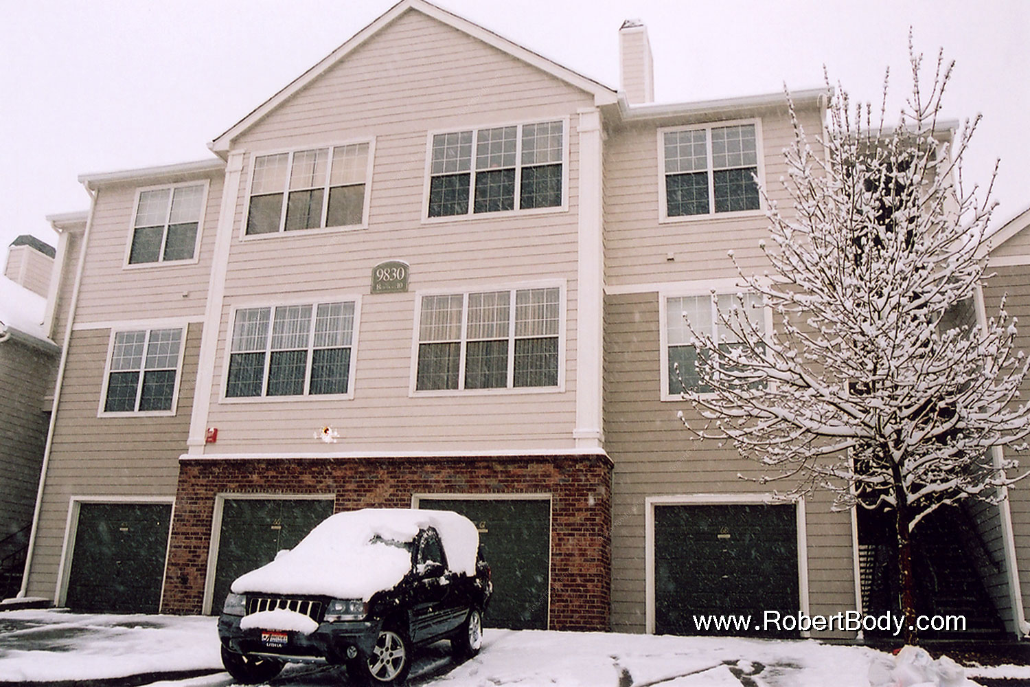 2004-04-jeep-rosemont-garag
