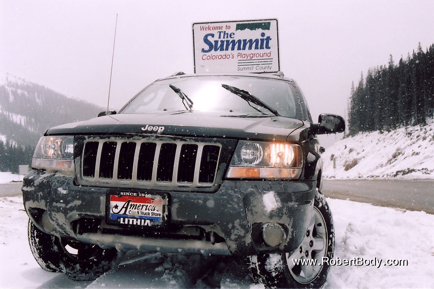 2004-04-jeep-summit-pass