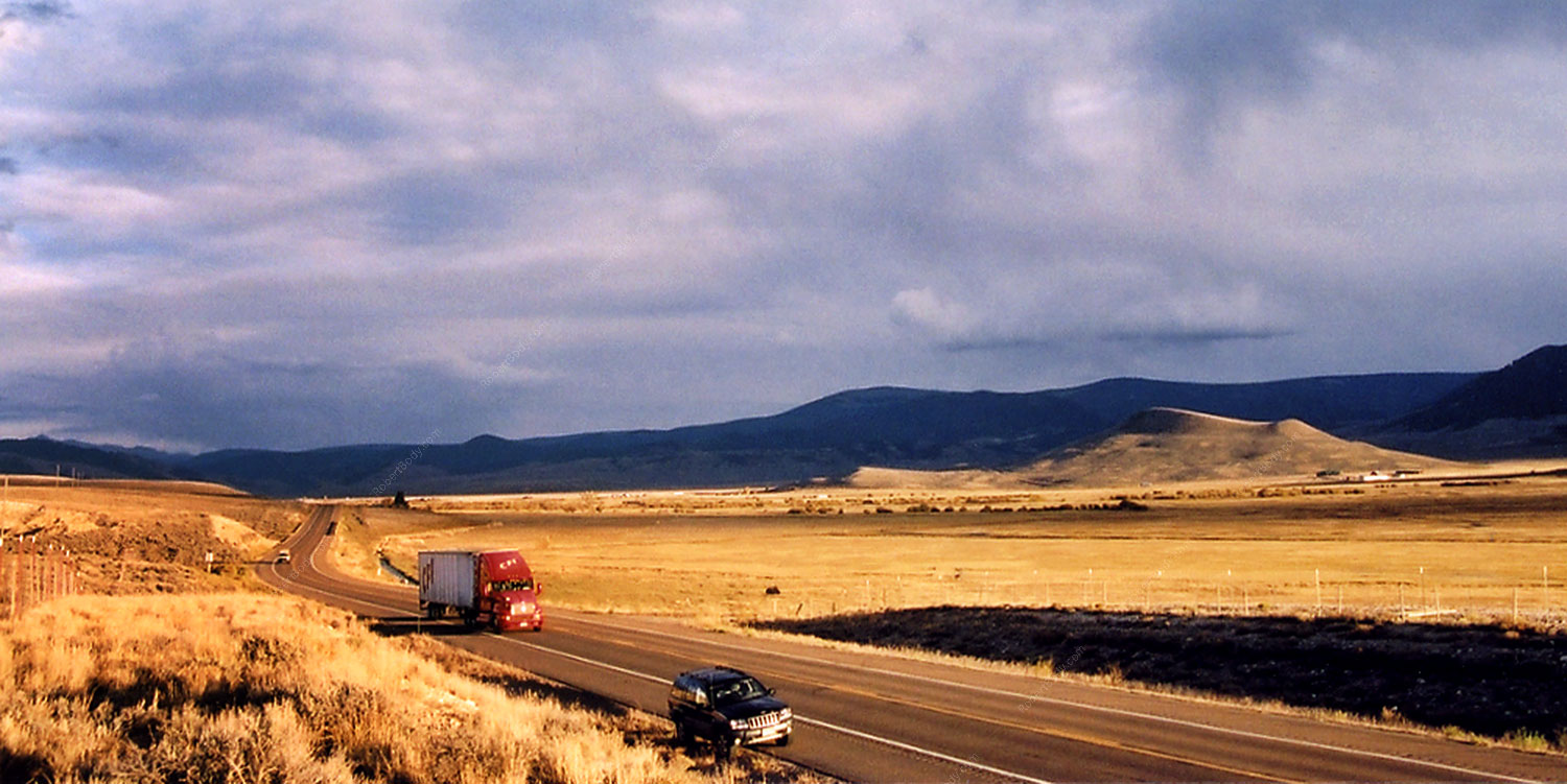 2004-10-yaks-landscape-w