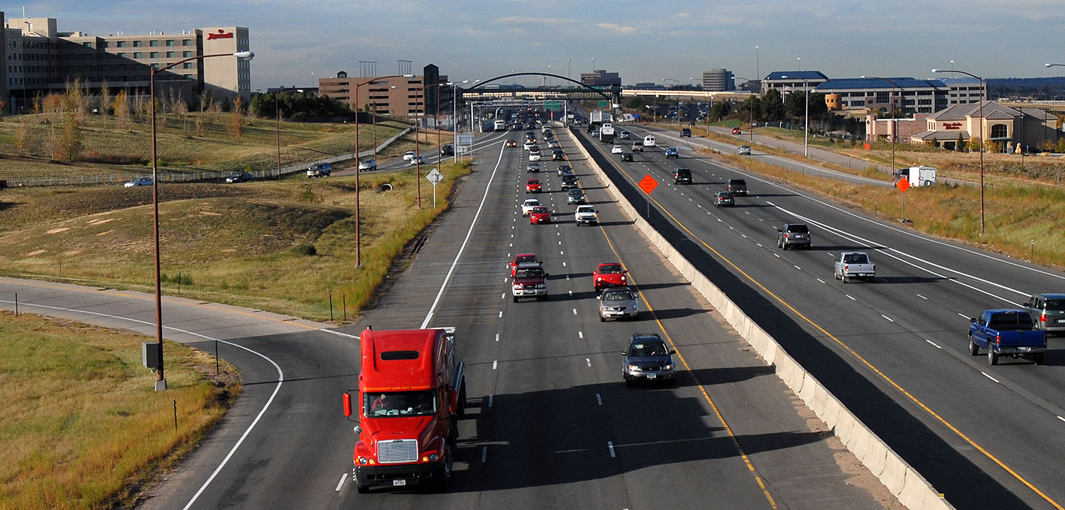 2006-10-11-lone-i25-traf01