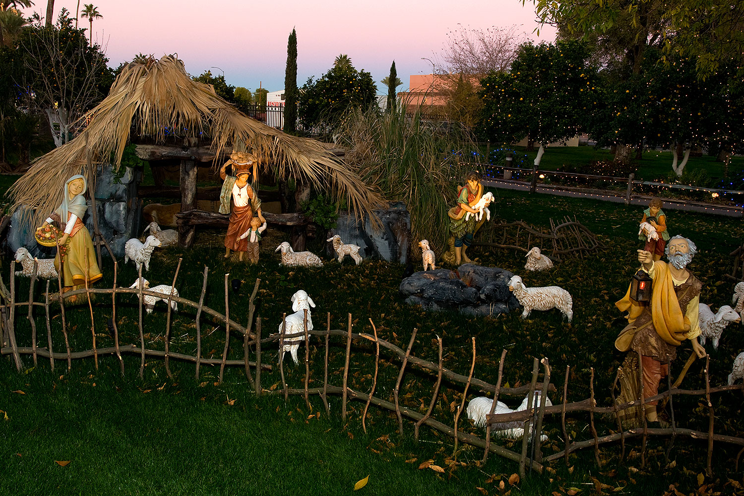 2008-12-29-mesa-temple-displays-69107