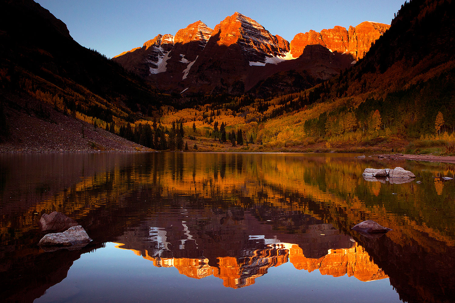 2011-09-30-maroon-reflection-102307