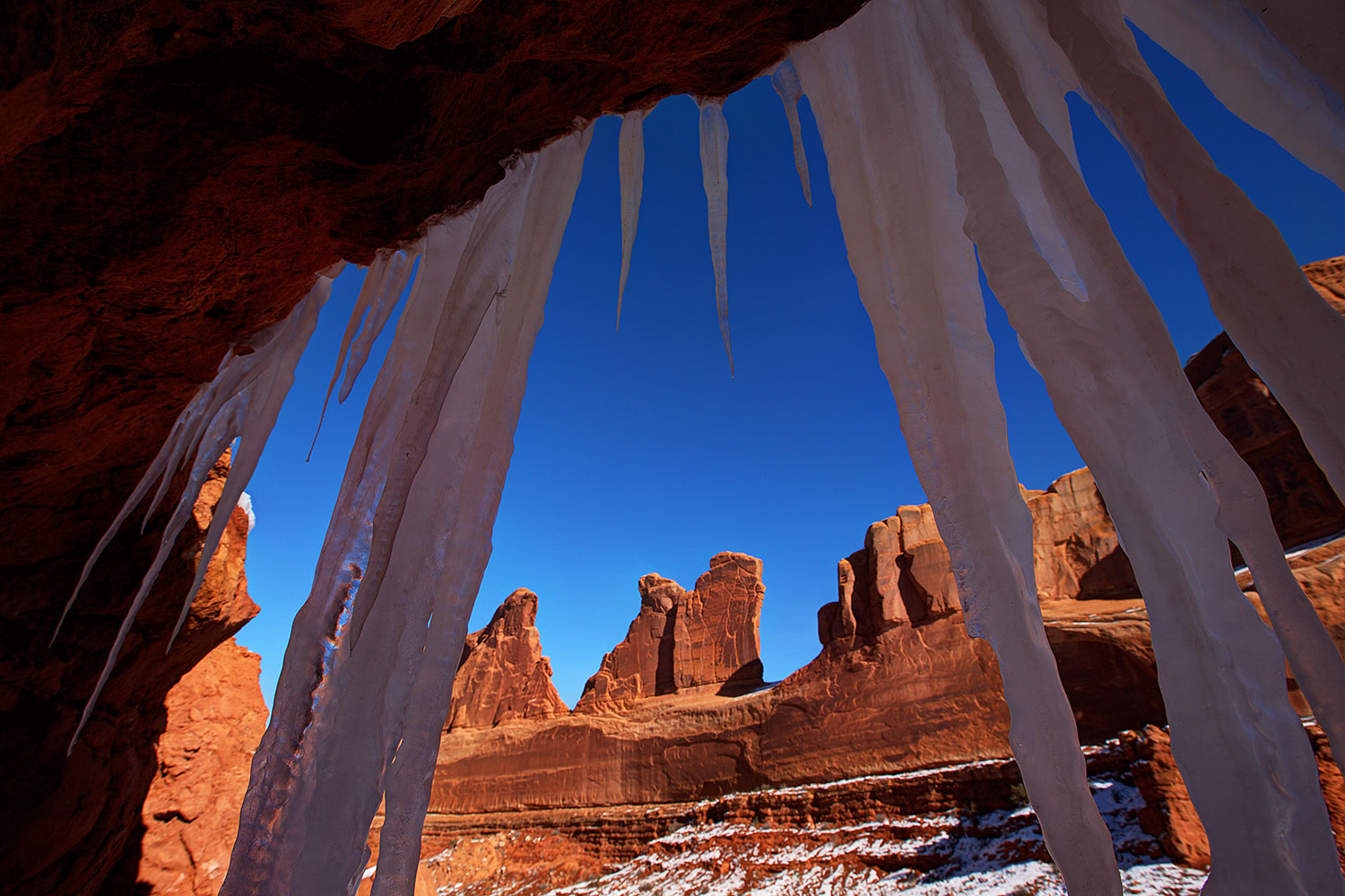 2013-12-22-arches-park-ice-3-1dx_7922