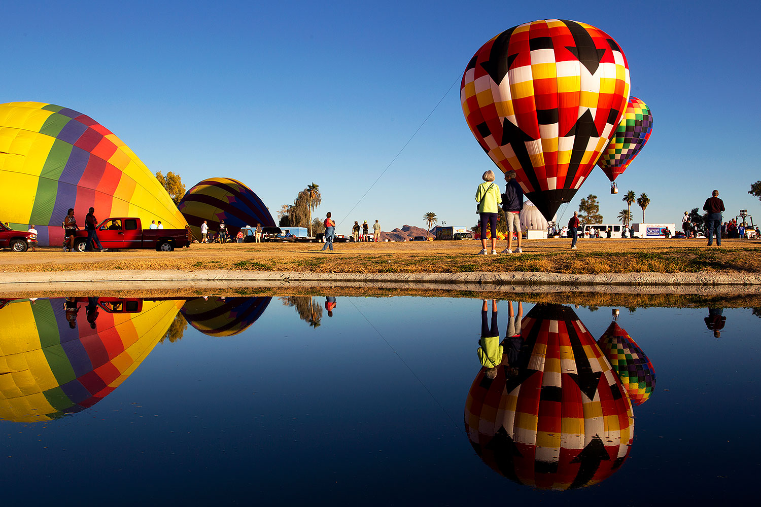 2012-01-19-havasu-balloons-refl-141176